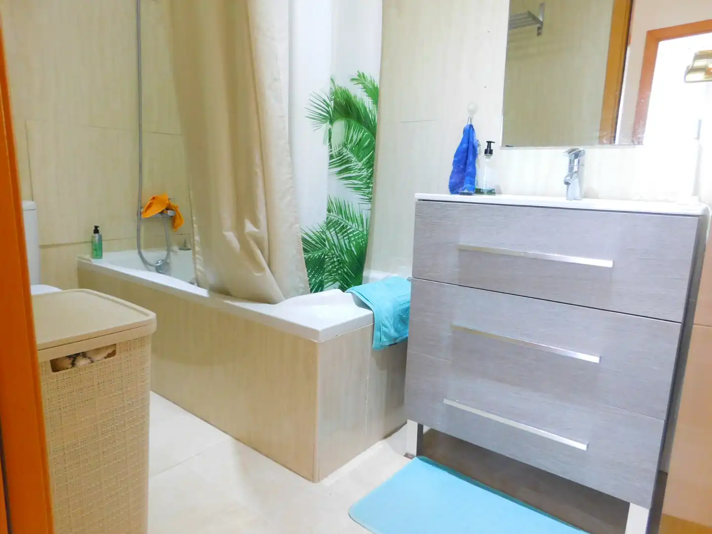 Bany de Pis en venda en Roses amb Aire condicionat, Parquet i Traster