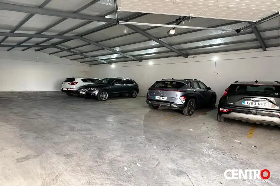 Aparcament de Casa o xalet en venda en Guadahortuna amb Jardí privat