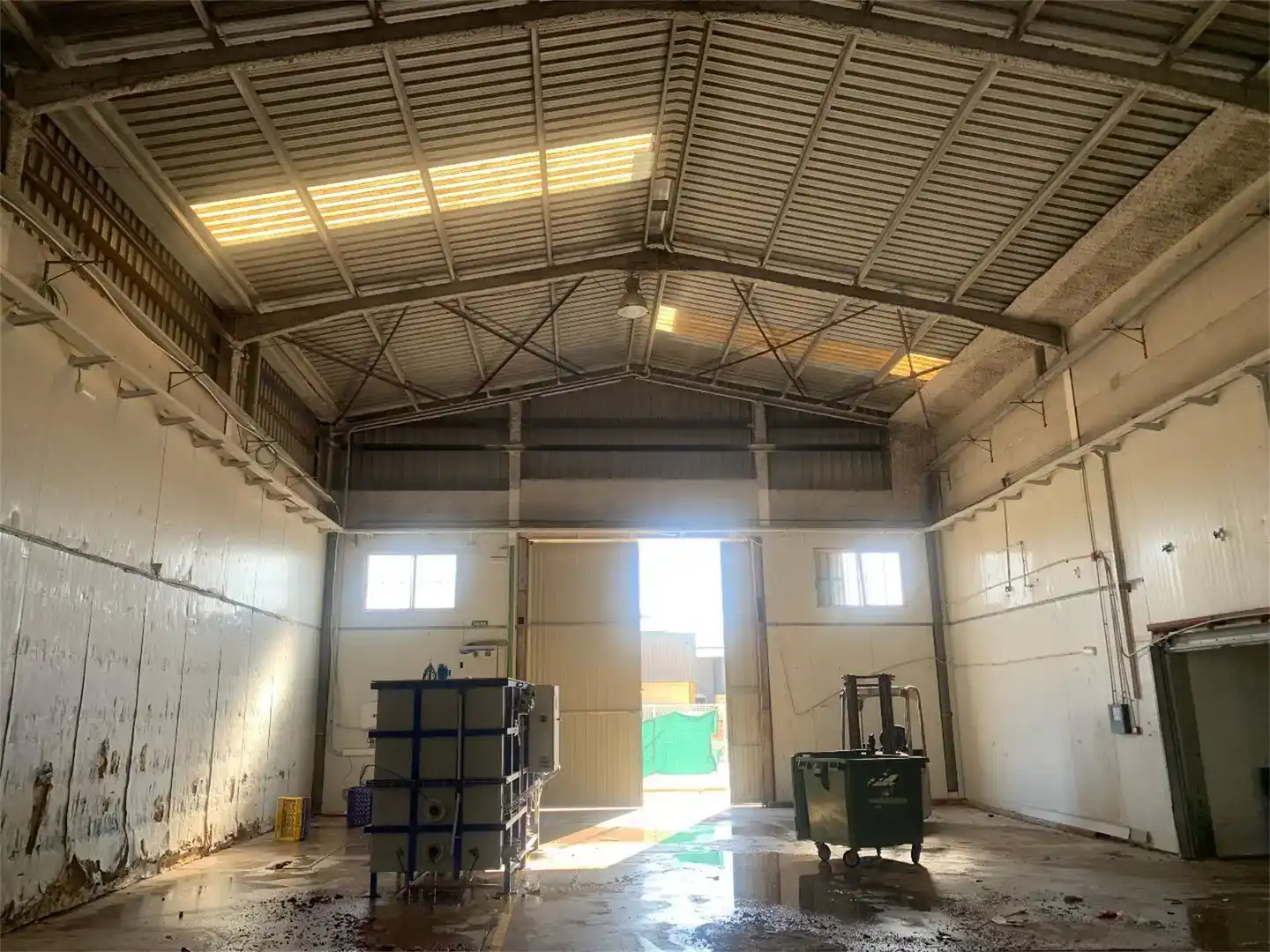 Nau industrial de lloguer en Corbera