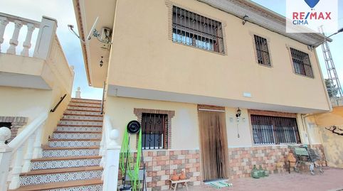 Exclusiva finca con tres viviendas independientes en Huerta Real   Benamaurel Granada