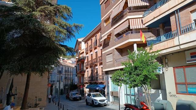 Local comercial en Alquiler en C/ Duque de Valencia en Loja