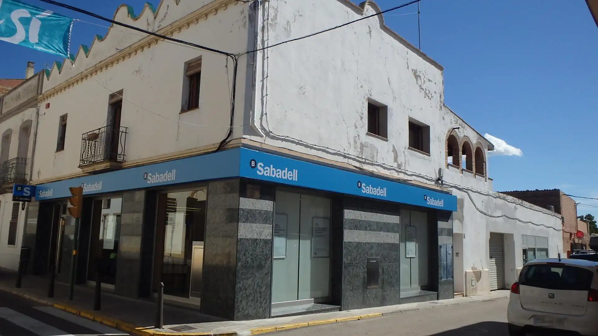 Vista exterior de Local en venda en Castellví de la Marca