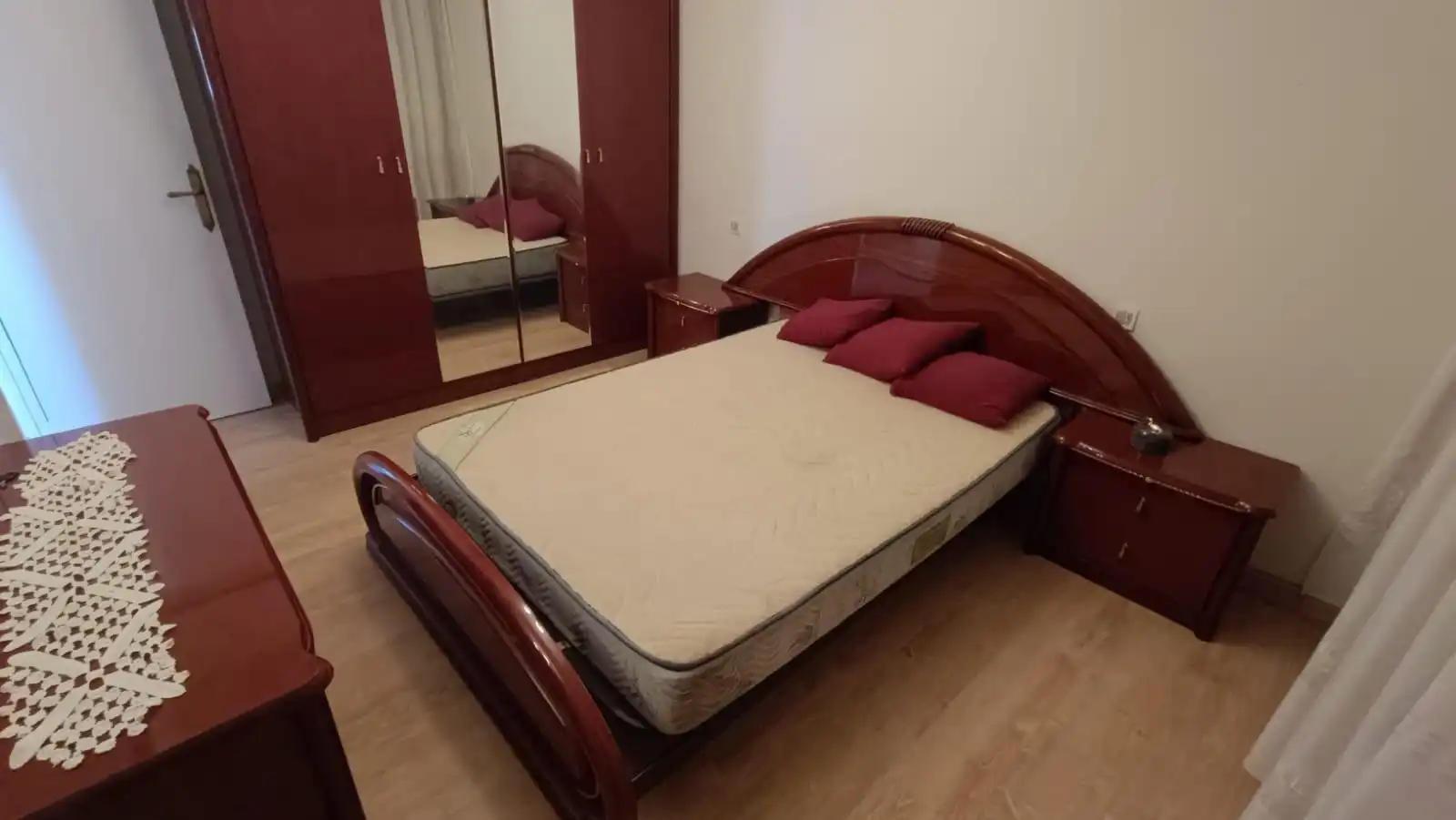 Dormitori de Pis en venda en Zamora Capital  amb Calefacció, Moblat i Balcó