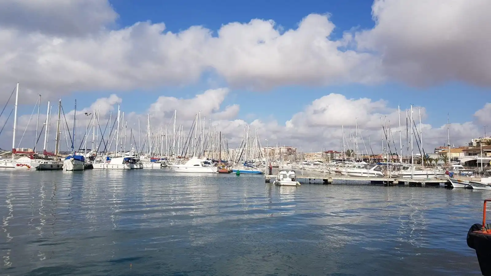 Vista exterior de Apartamento en venta en Torrevieja con Aire acondicionado, Jardín privado y Amueblado