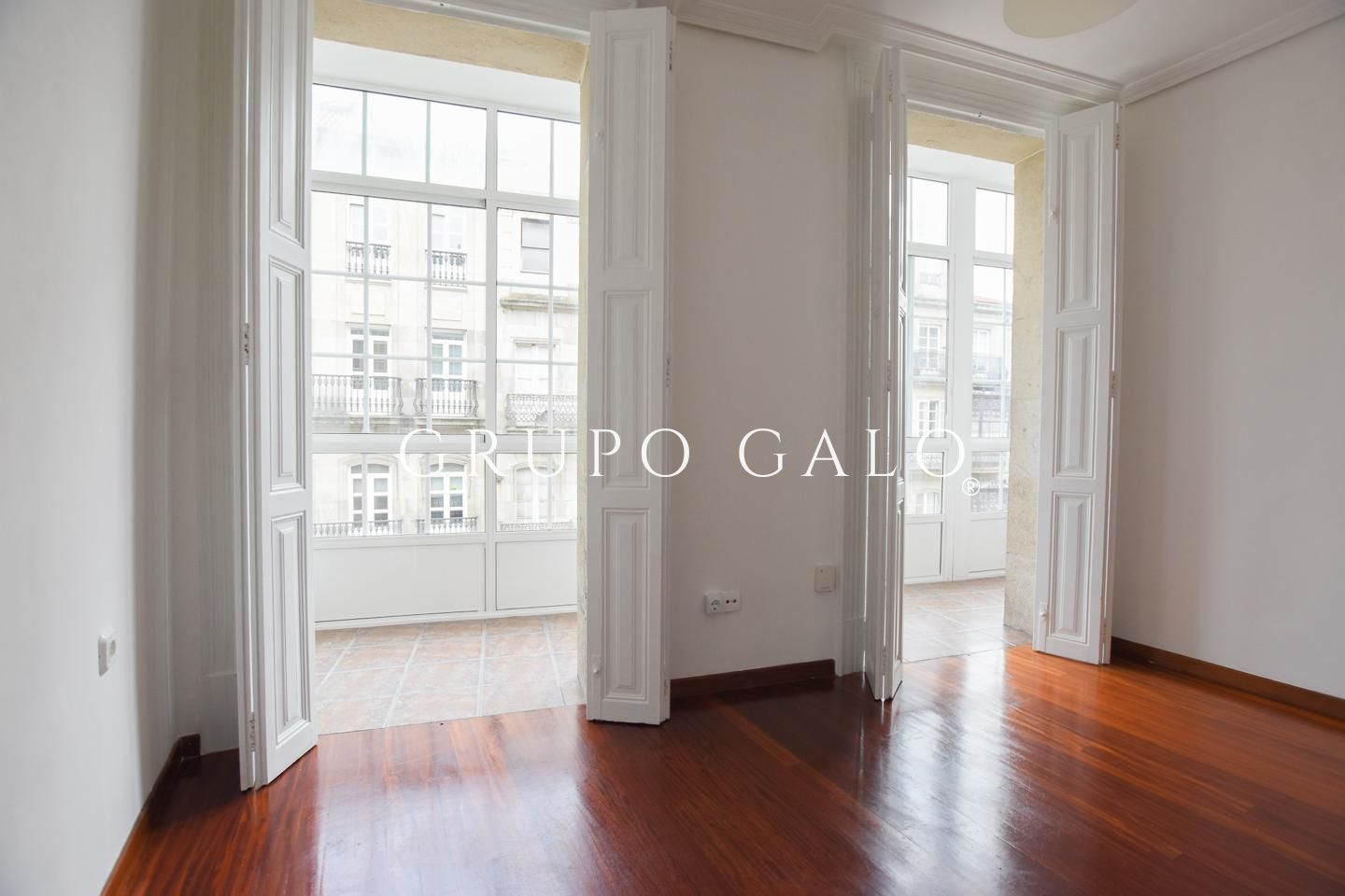 Piso de alquiler en Vigo  con Parquet