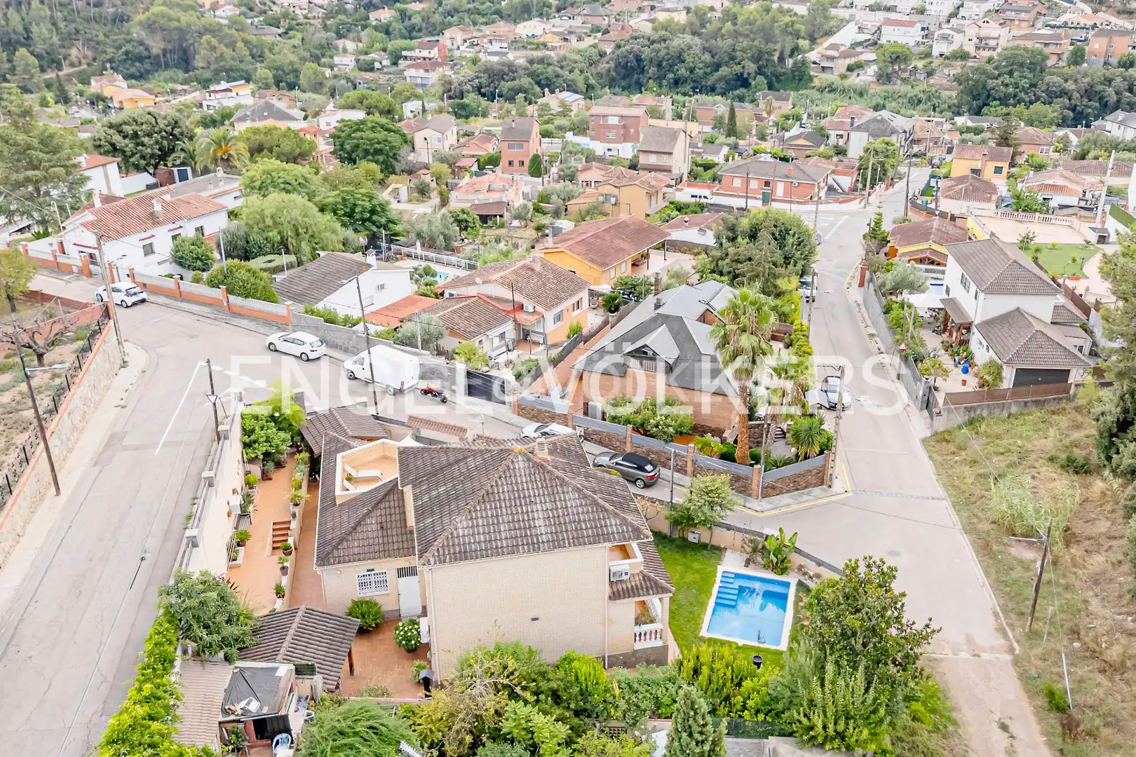 Exterior view of Houses for sale in Sant Vicenç Dels Horts  with Heating, Storage room and Swimming Pool