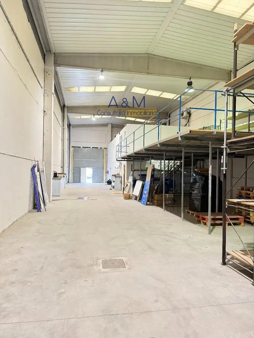 Fabrikhallen zur Miete in Valladolid mit Heizung