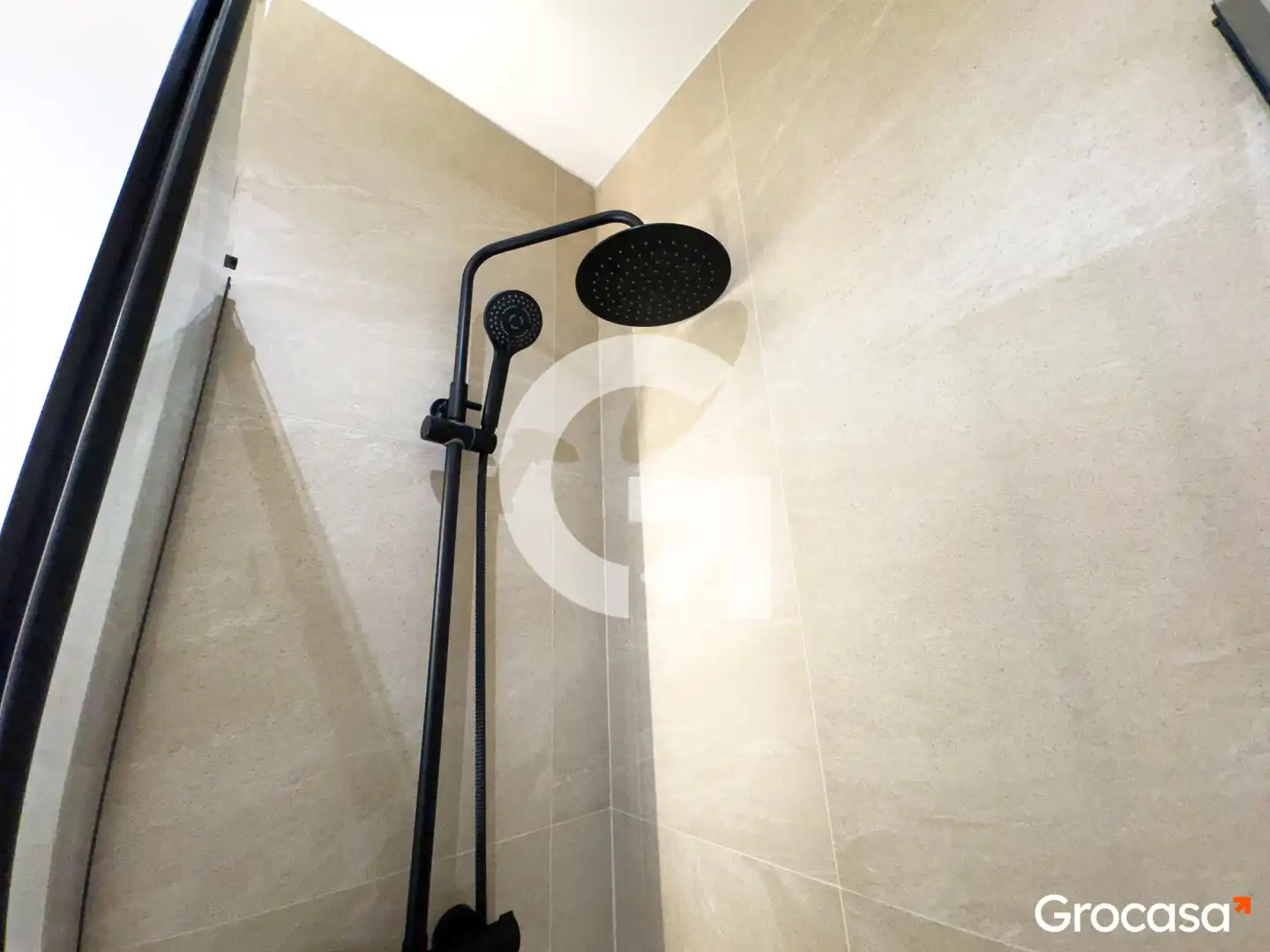 Baño de Piso en venta en Barcelona con Aire acondicionado, Calefacción y Horno