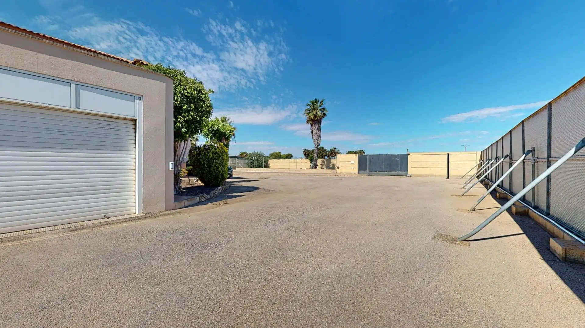 Vista exterior de Casa o chalet en venta en San Pedro del Pinatar con Piscina comunitaria