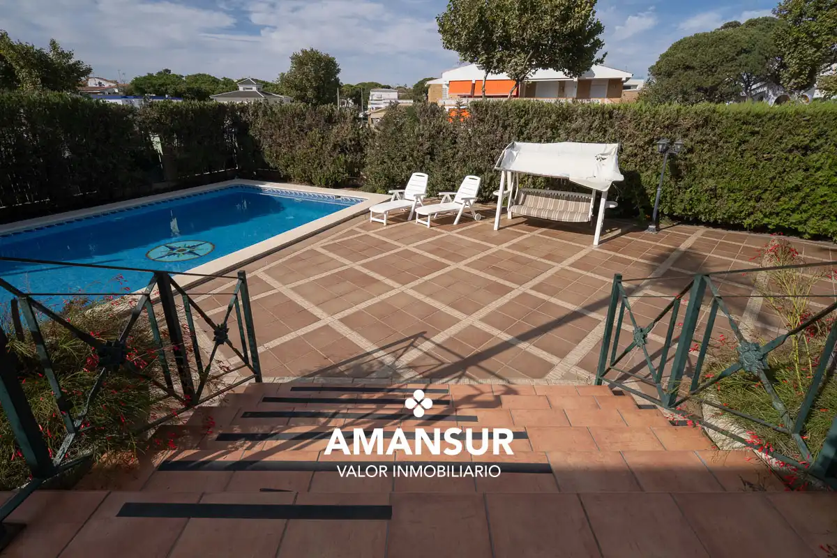 Swimming pool of Houses for sale in Punta Umbría  with Heating, Terrace and Swimming Pool