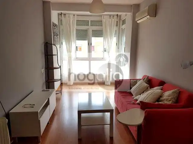 Sala de estar de Piso de alquiler en Sevilla con Aire acondicionado y Amueblado
