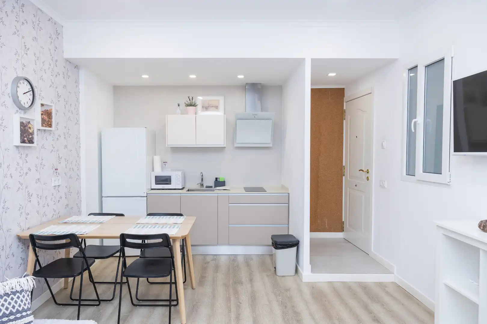 Cocina de Apartamento de alquiler en Valencia con Aire acondicionado, Amueblado y Lavadora