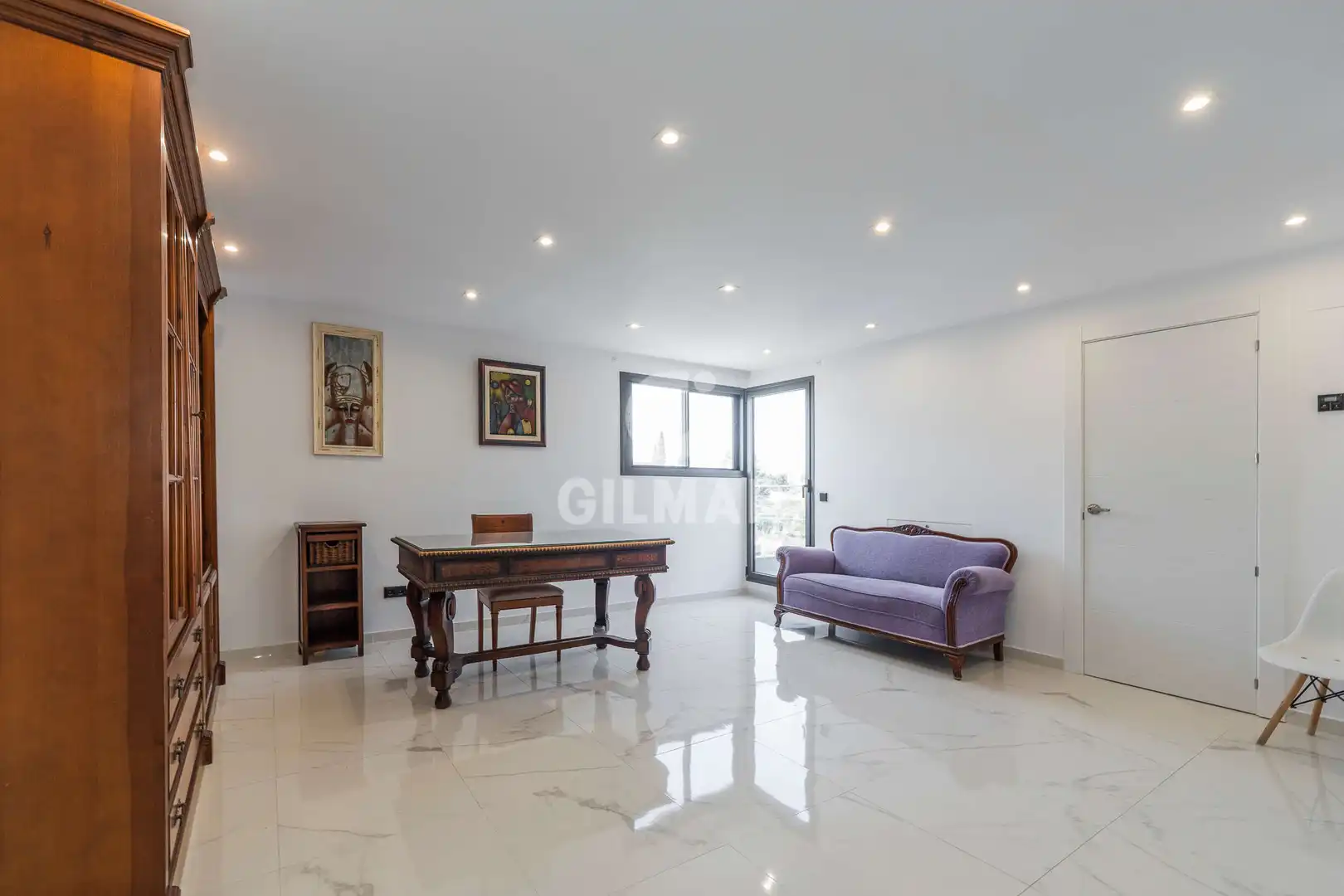 Wohnzimmer von Einfamilien-Reihenhaus zum Verkauf in Pozuelo de Alarcón mit Heizung und Privatgarten
