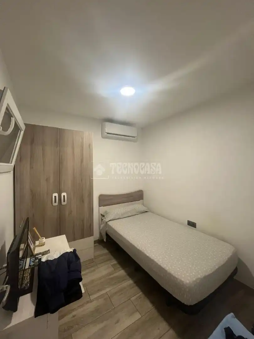 Habitación de Piso en venta en Almería con Aire acondicionado