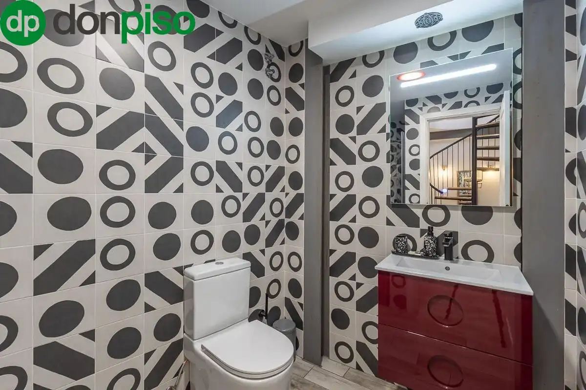 Bathroom of Houses for sale in Granada  with Heating and Terrace