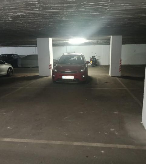 Foto 2 de Garatge en venda a Calle Los Doscientos, Benalúa, Alicante / Alacant