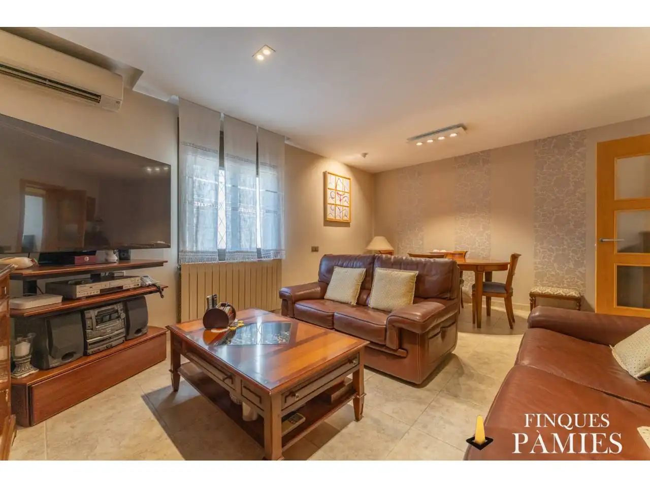 Sala de estar de Finca rústica en venta en Reus con Aire acondicionado, Calefacción y Jardín privado