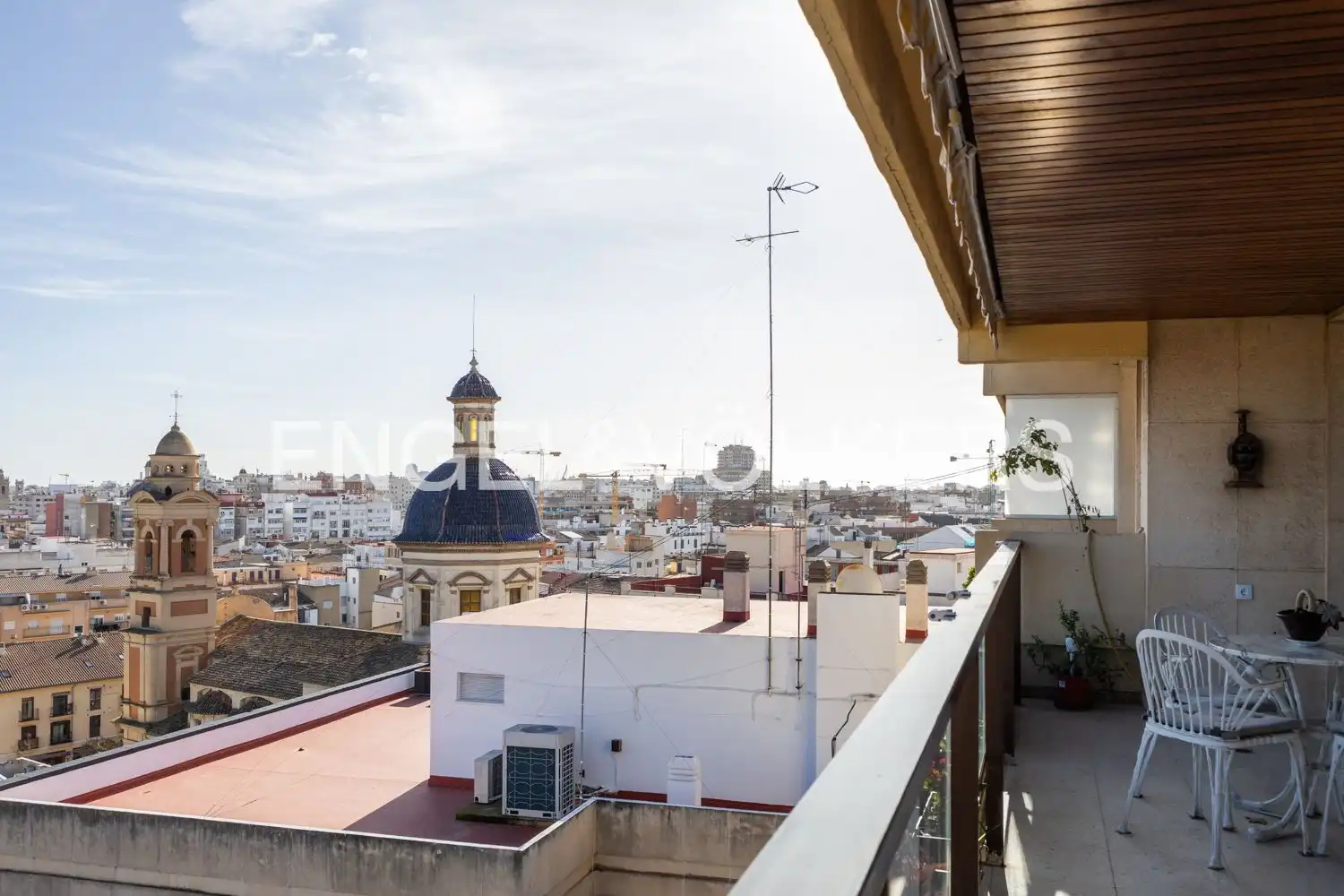 Exterior view of Flat for rent in Valencia  with Air Conditioner, Heating and Parquet flooring