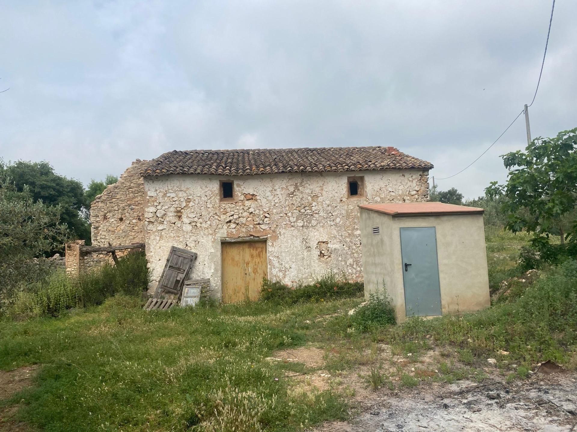 Außenansicht von Country house zum verkauf in Enguera mit Privatgarten