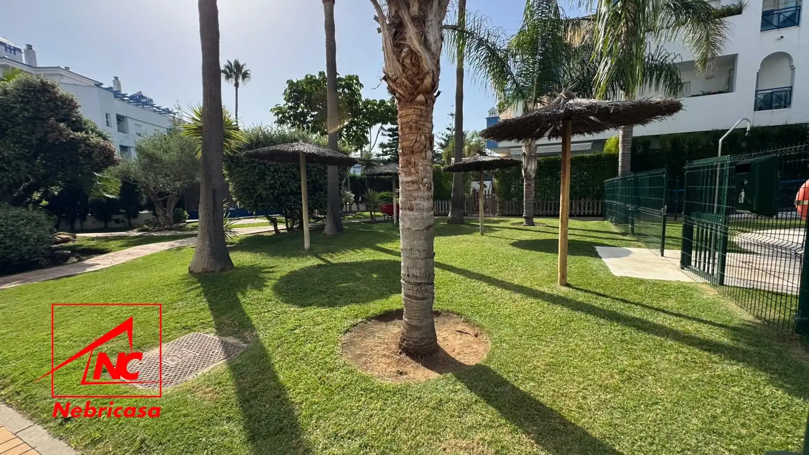 Jardí de Pis en venda en Rota amb Aire condicionat, Terrassa i Piscina