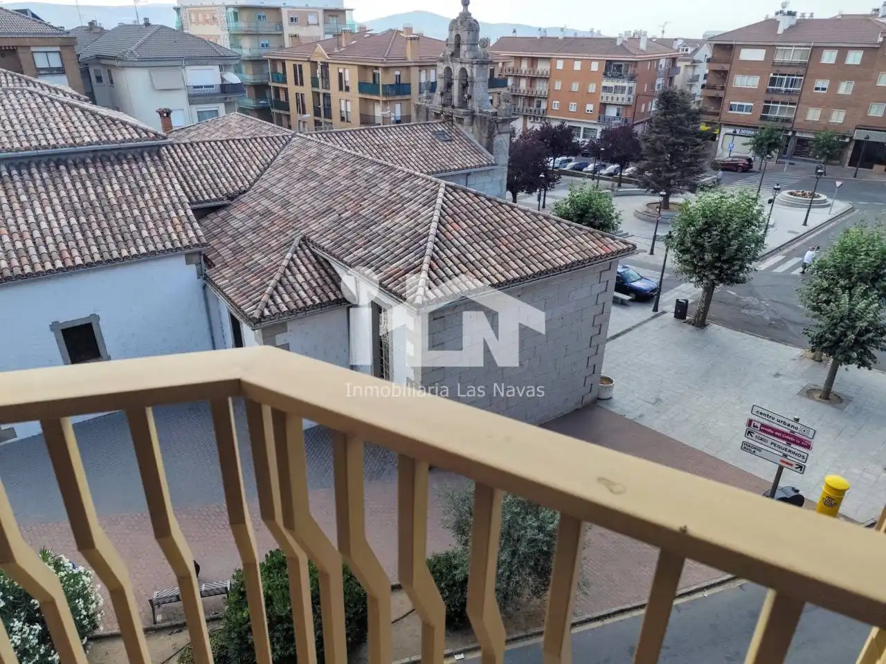 Terraza de Piso en venta en Las Navas del Marqués  con Calefacción, Parquet y Terraza