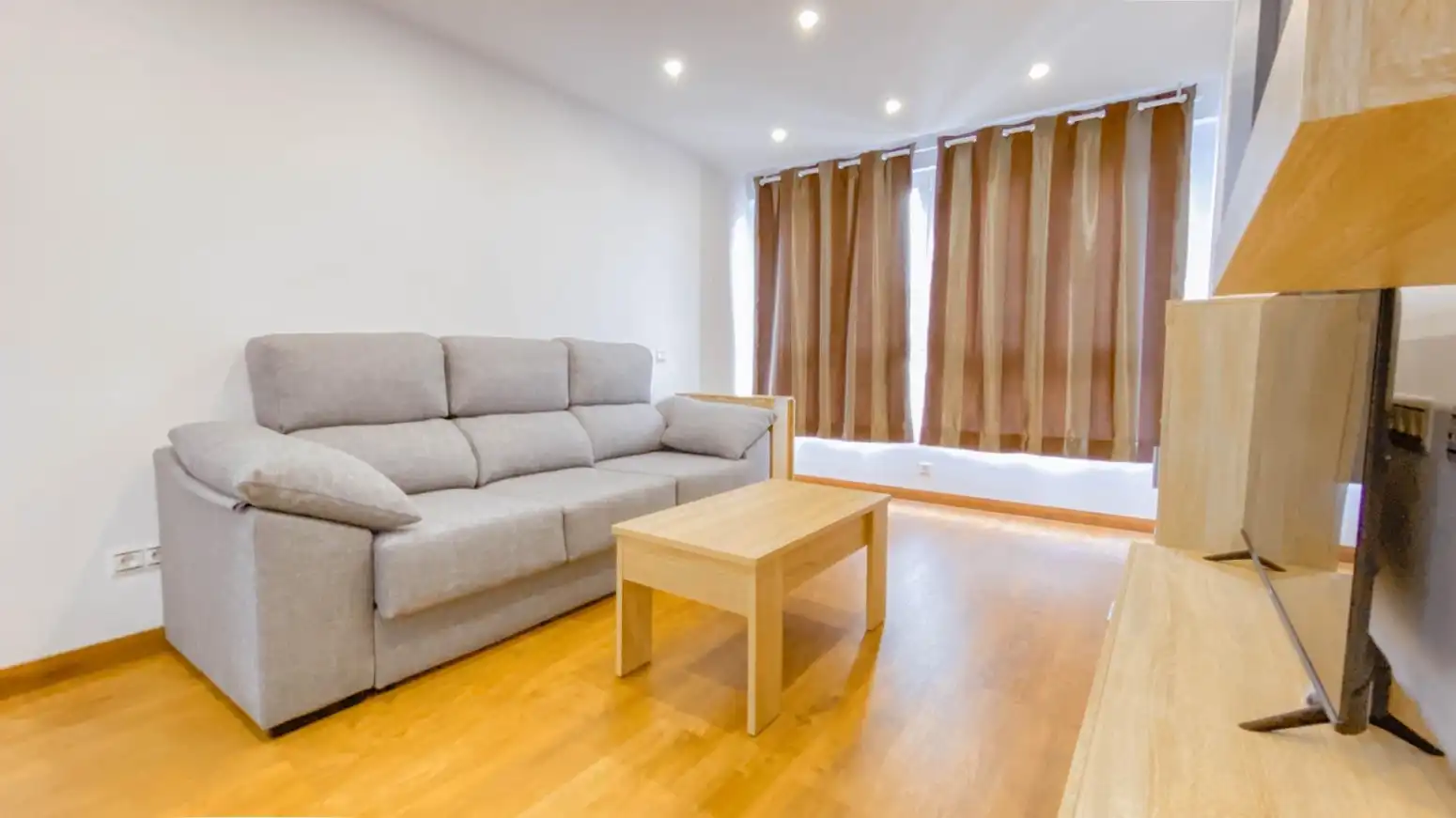 Appartement avec terrasse à louer à Castilla - Hermida, imagen 6