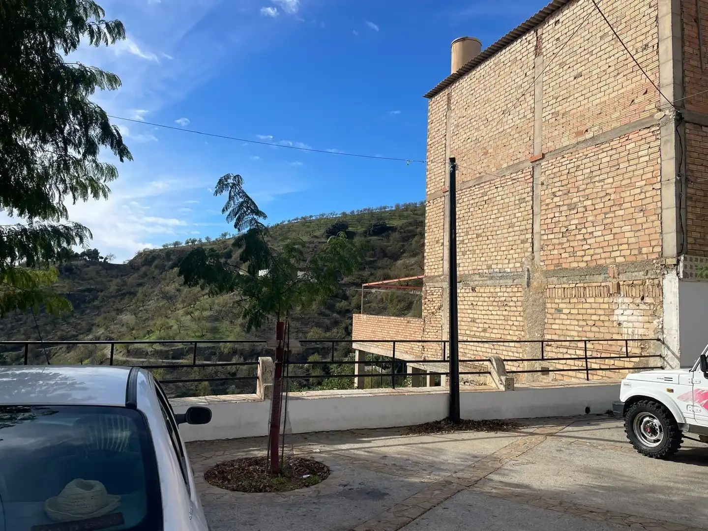 Außenansicht von Gebäude zum Verkauf in Sorvilán