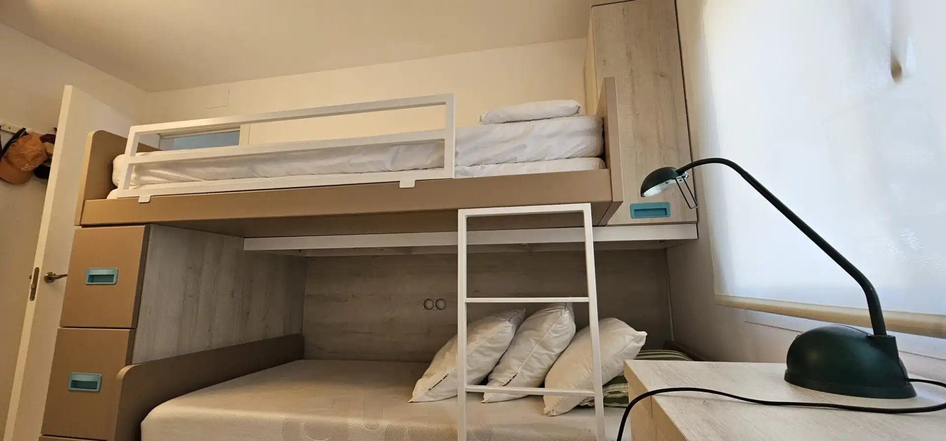 Schlafzimmer von Maisonette zur Miete in Palamós mit Klimaanlage, Terrasse und Möbliert