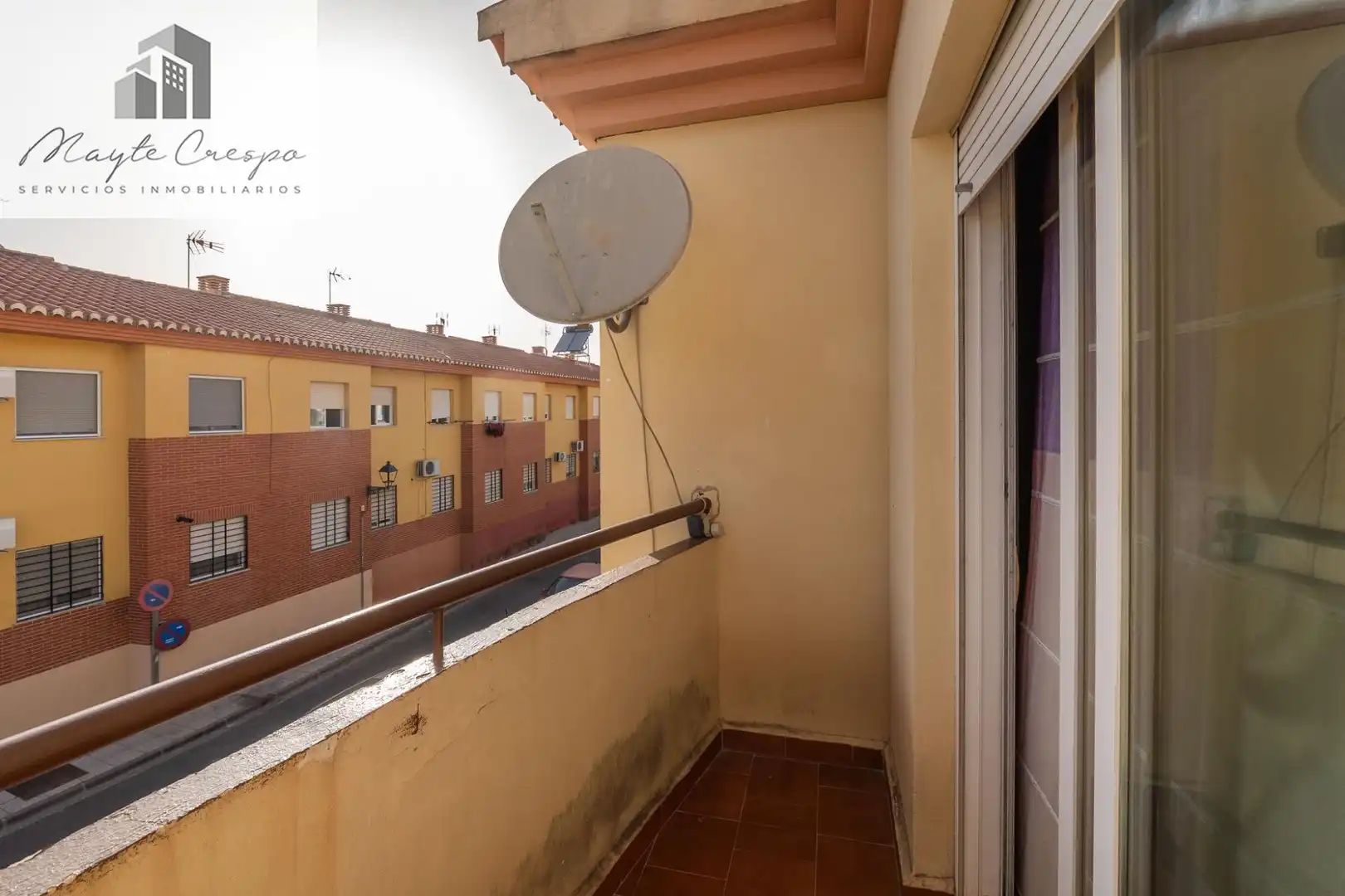 Terrasse von Einfamilien-Reihenhaus zum Verkauf in Ogíjares mit Klimaanlage und Gemeinschaftspool