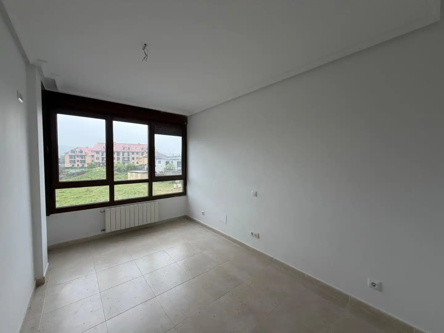 Habitación de Piso en venta en Meruelo con Calefacción, Terraza y Piscina comunitaria