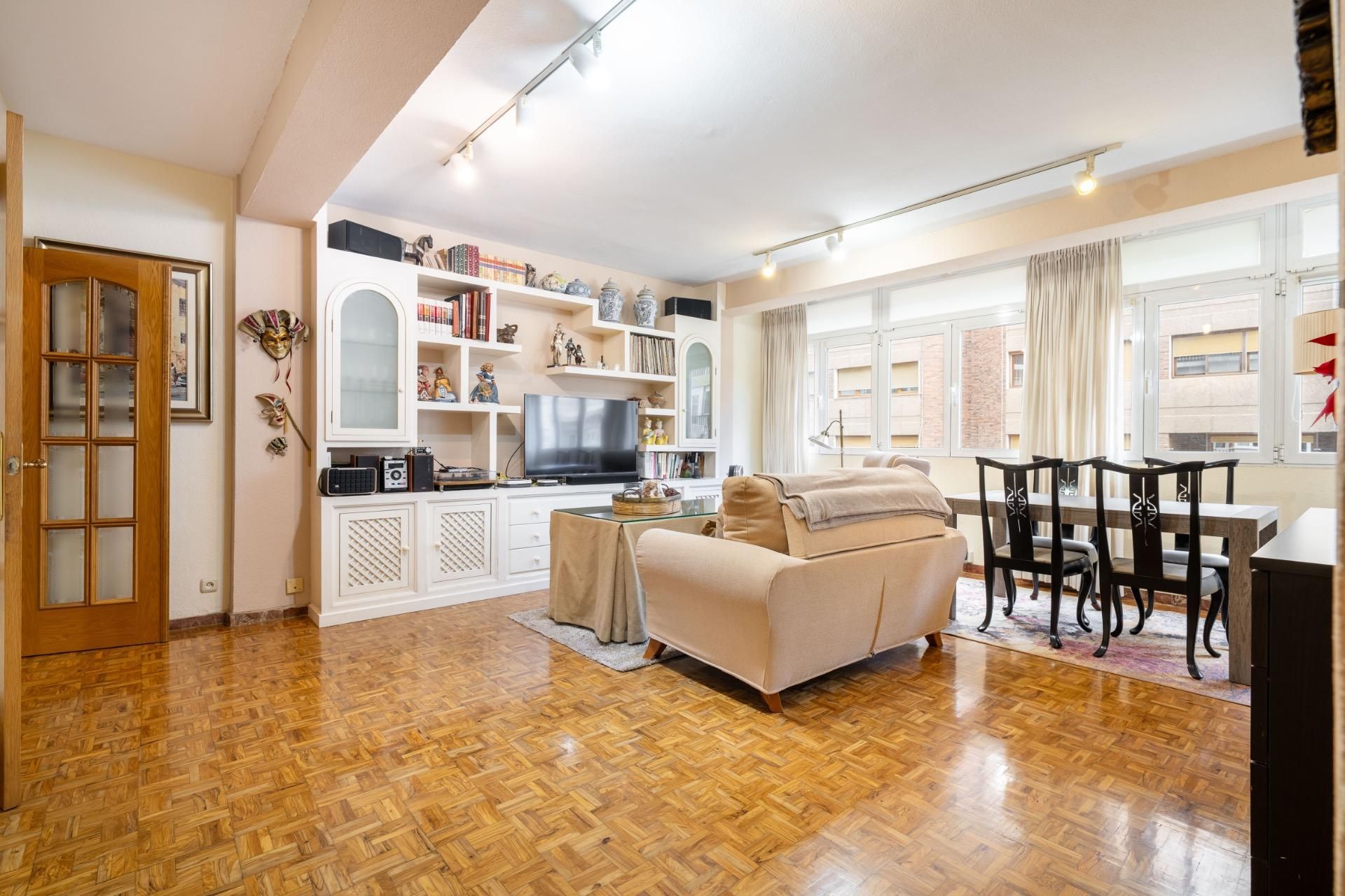 Sala d'estar de Pis en venda en  Almería Capital amb Aire condicionat i Parquet