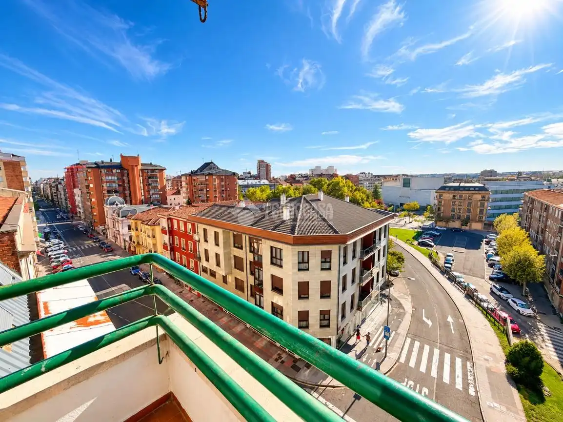 Exterior view of Flat for sale in Centro Ciudad