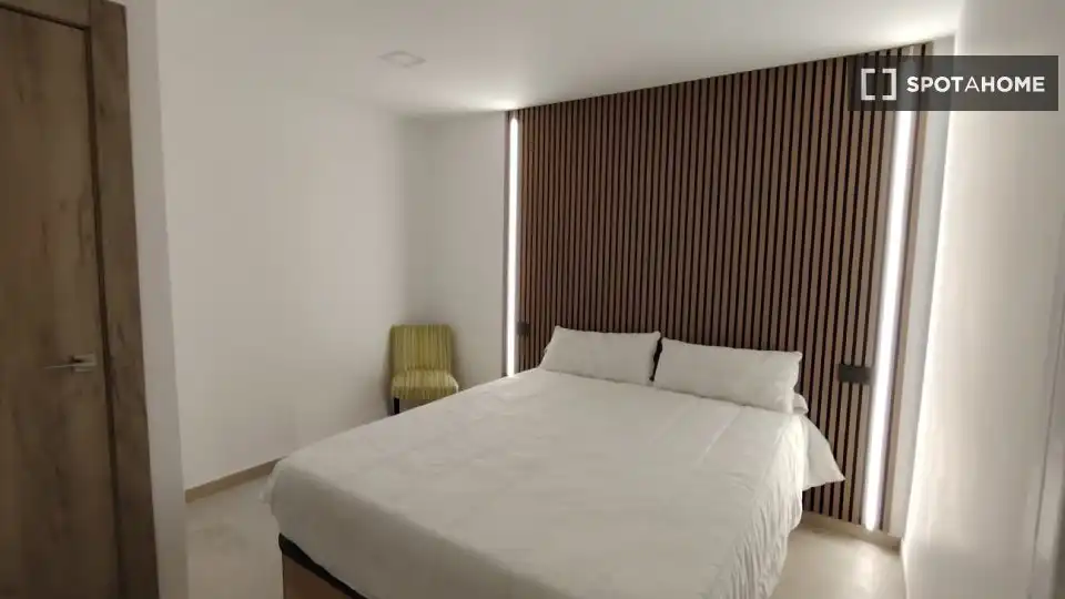 Dormitori de Apartament per a compartir en Alicante / Alacant amb Aire condicionat, Terrassa i Moblat