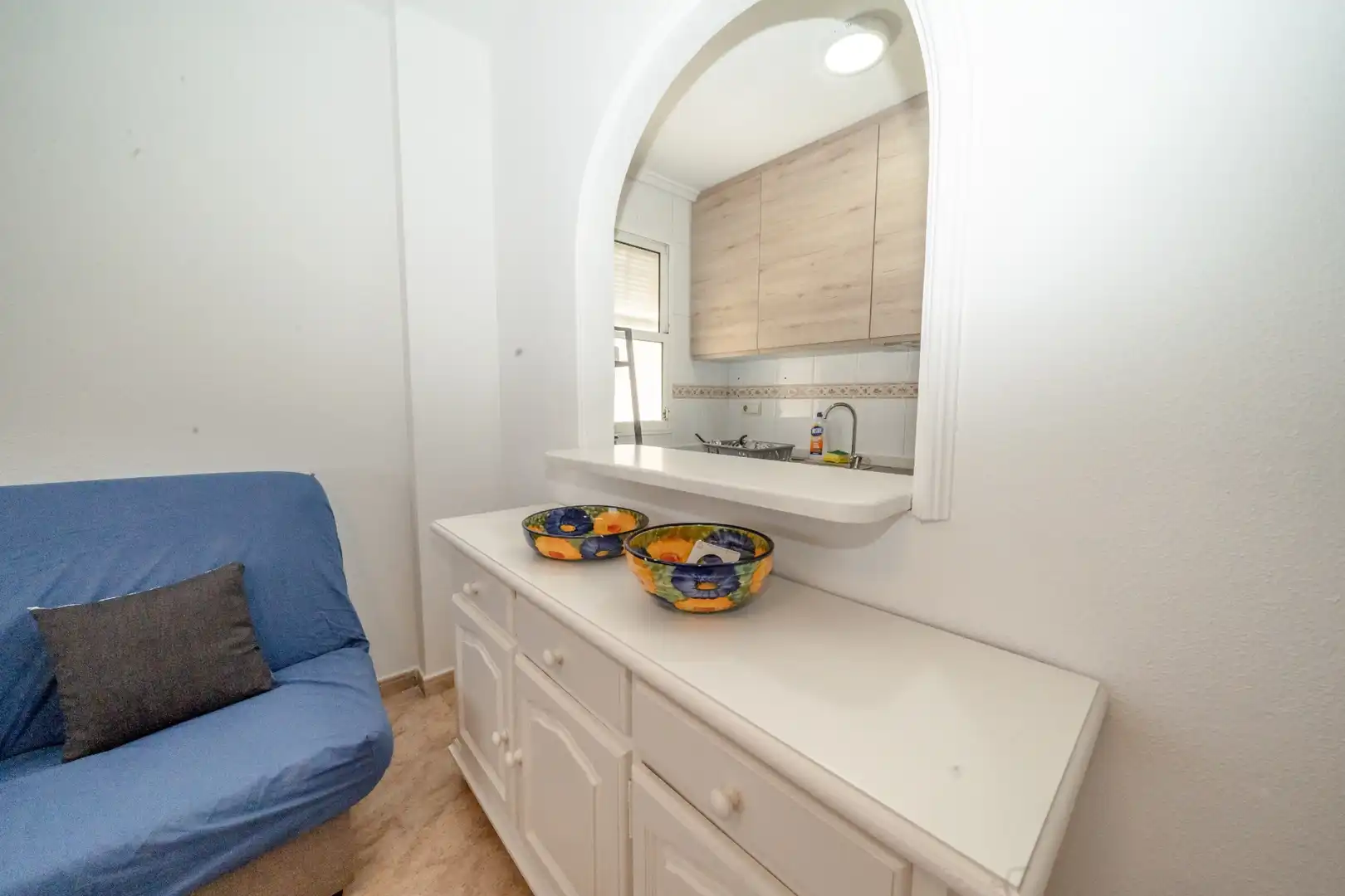 Cocina de Apartamento de alquiler en Torrevieja con Aire acondicionado, Terraza y Piscina