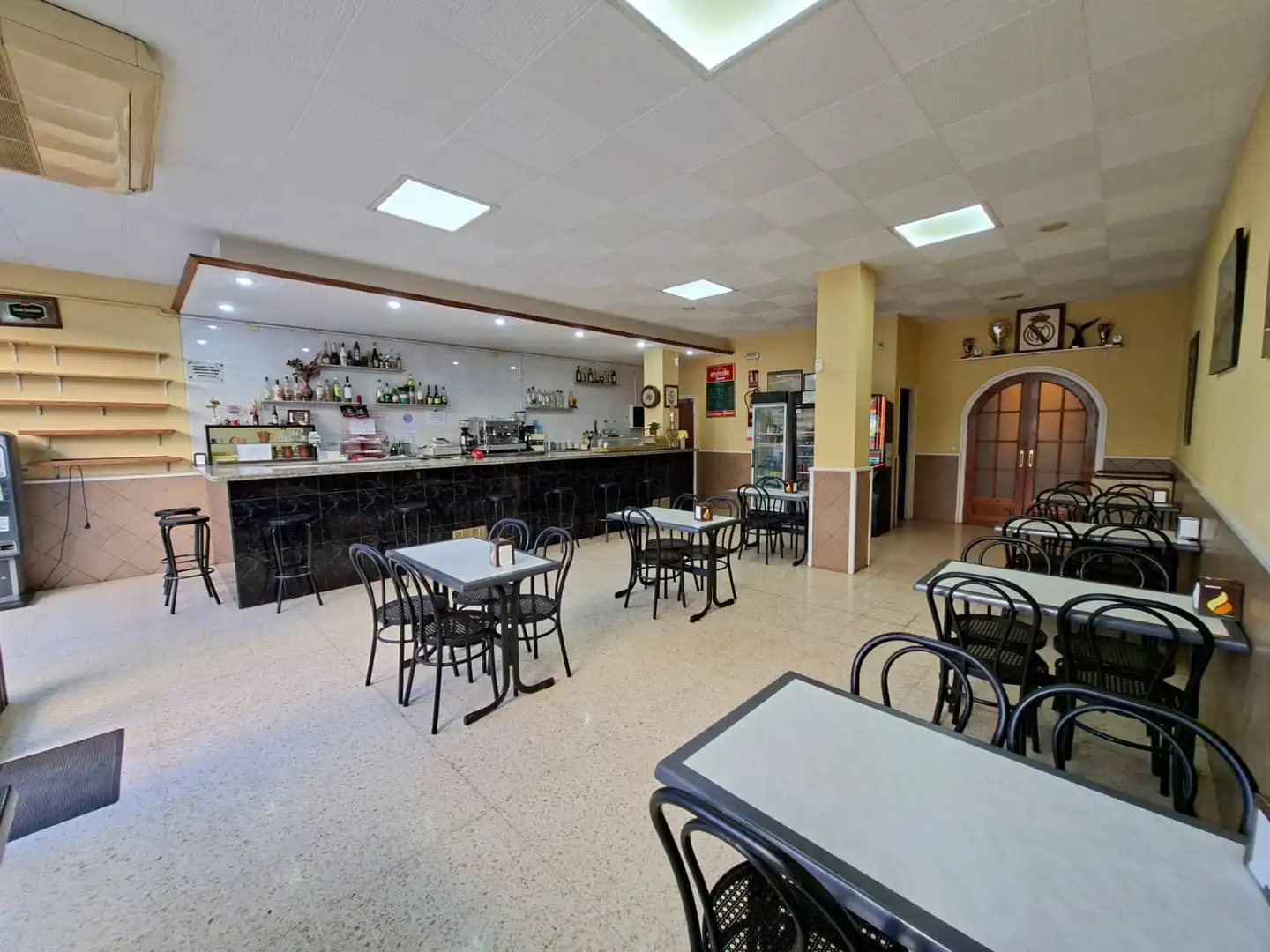 Commercial properties for sale in Llinars del Vallès  with Air Conditioner, Heating and Furnished