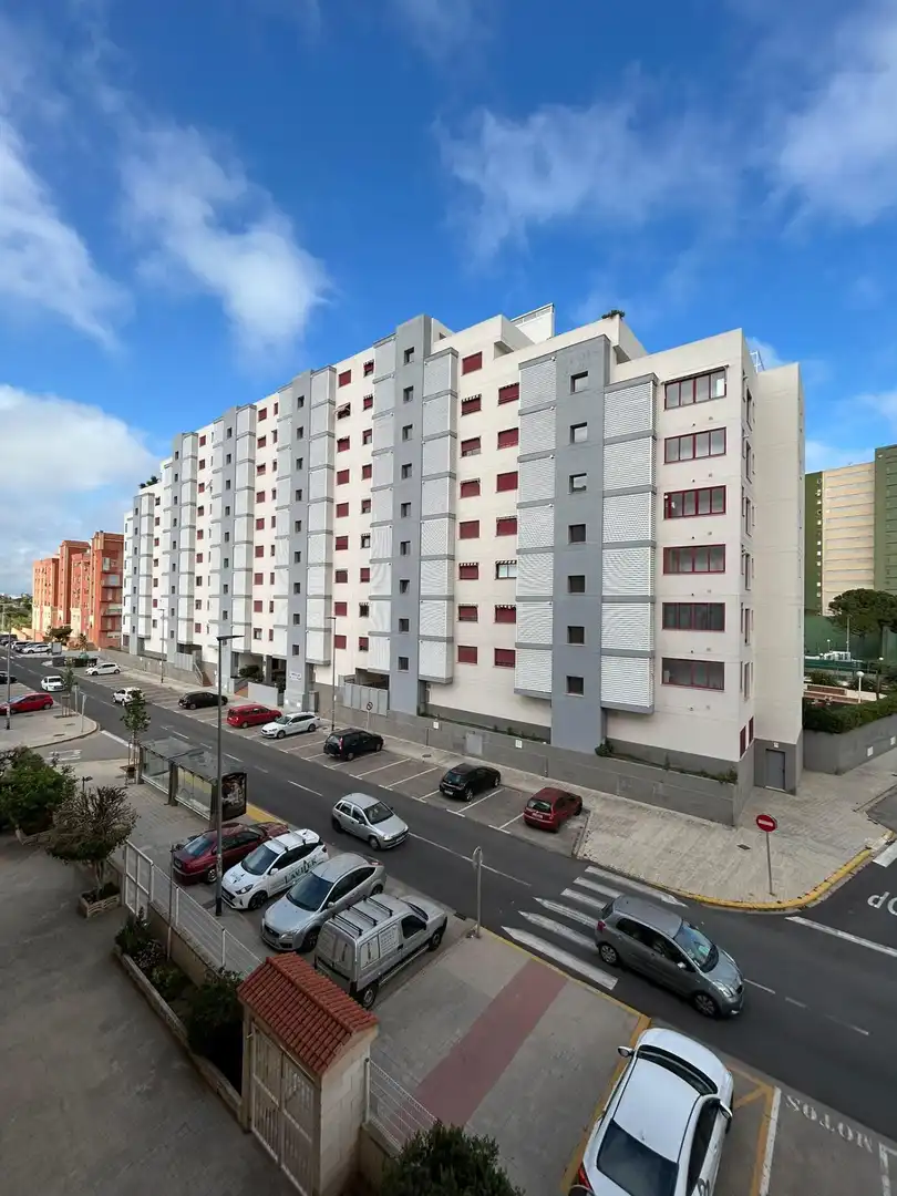 Außenansicht von Wohnungen zur Miete in La Pobla de Farnals mit Klimaanlage, Terrasse und Möbliert