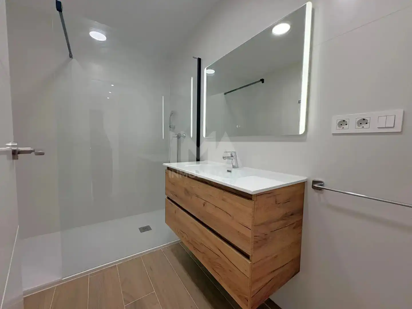 Bathroom of Detached homes for rent in L'Eliana  with Air Conditioner, Heating and Parquet flooring