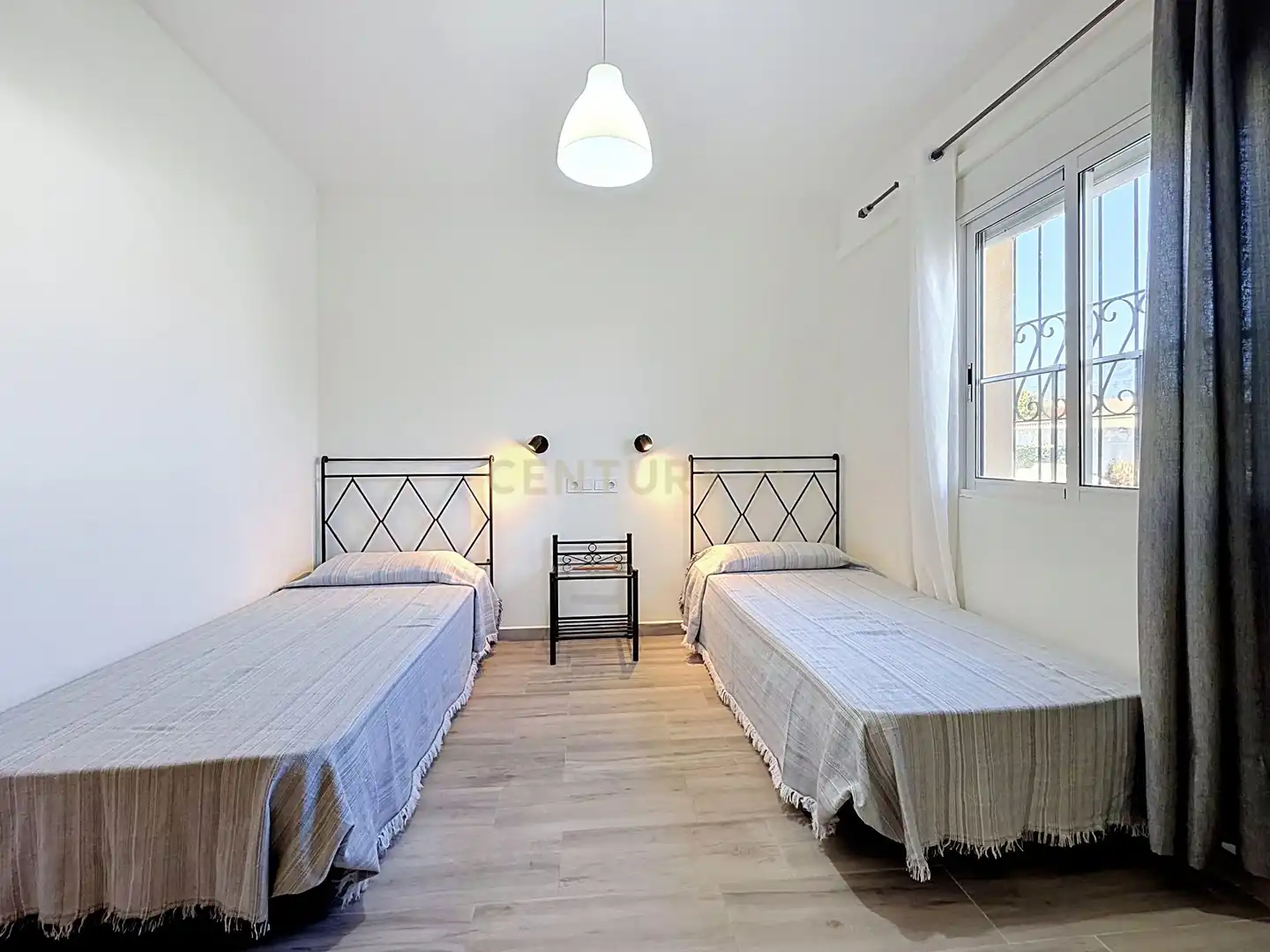 Dormitori de Casa o xalet en venda en Torrevieja amb Aire condicionat, Jardí privat i Piscina