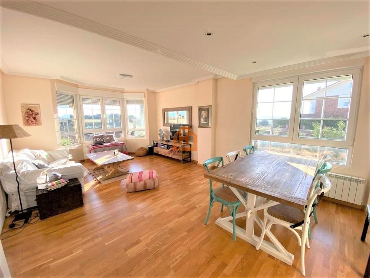 Dining room of Single-family semi-detached to rent in Villaquilambre  with Heating, Private garden and Parquet flooring