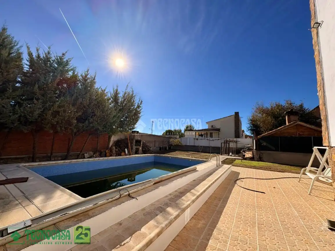 Piscina de Casa o chalet en venta en Dosbarrios con Calefacción