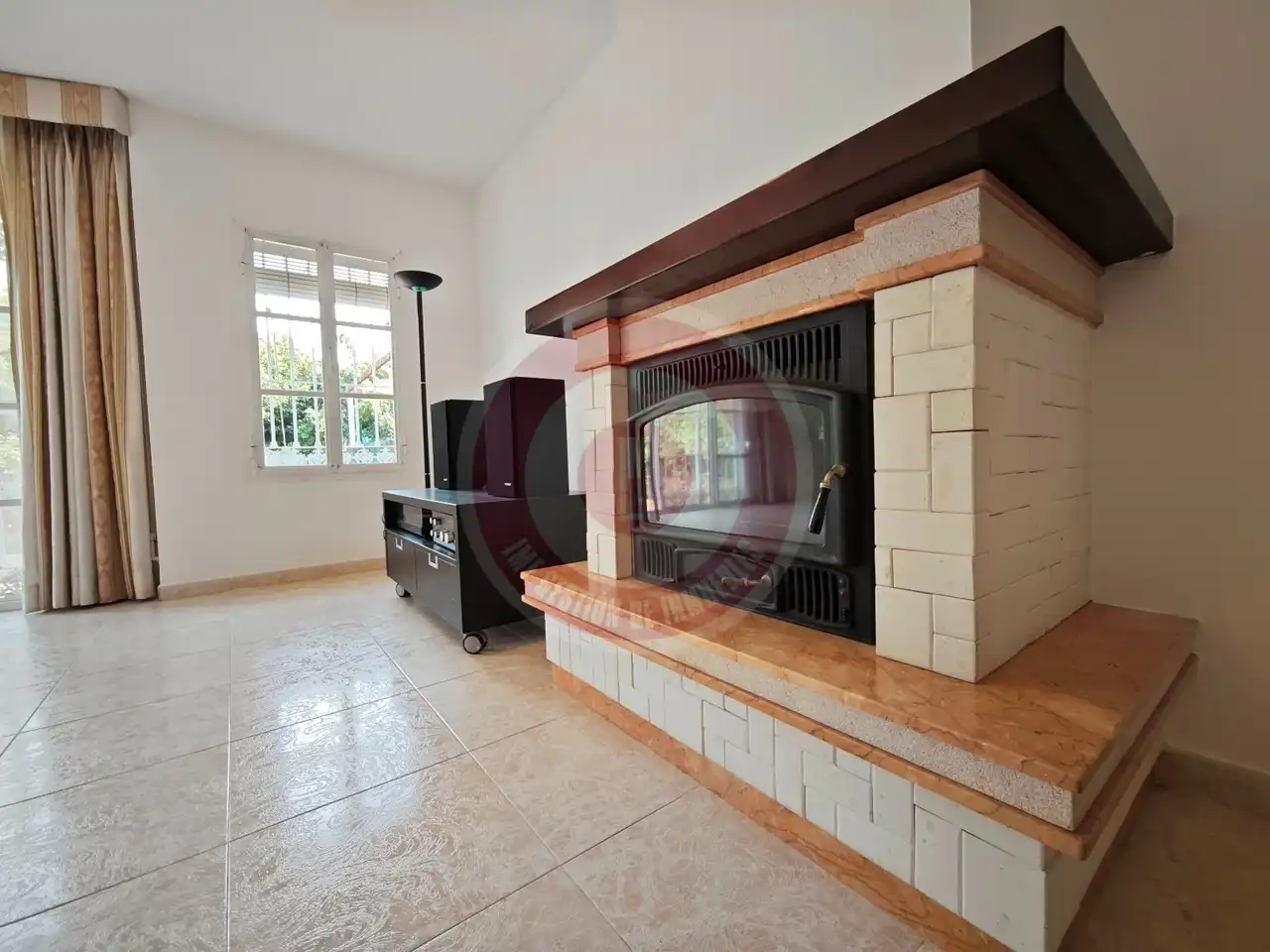 Sala d'estar de Casa adosada en venda en Vélez-Málaga amb Terrassa, Alarma i Piscina comunitària