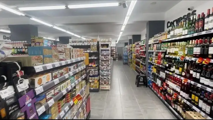 Local en traspaso en Girona con Aire acondicionado, Calefacción y Amueblado