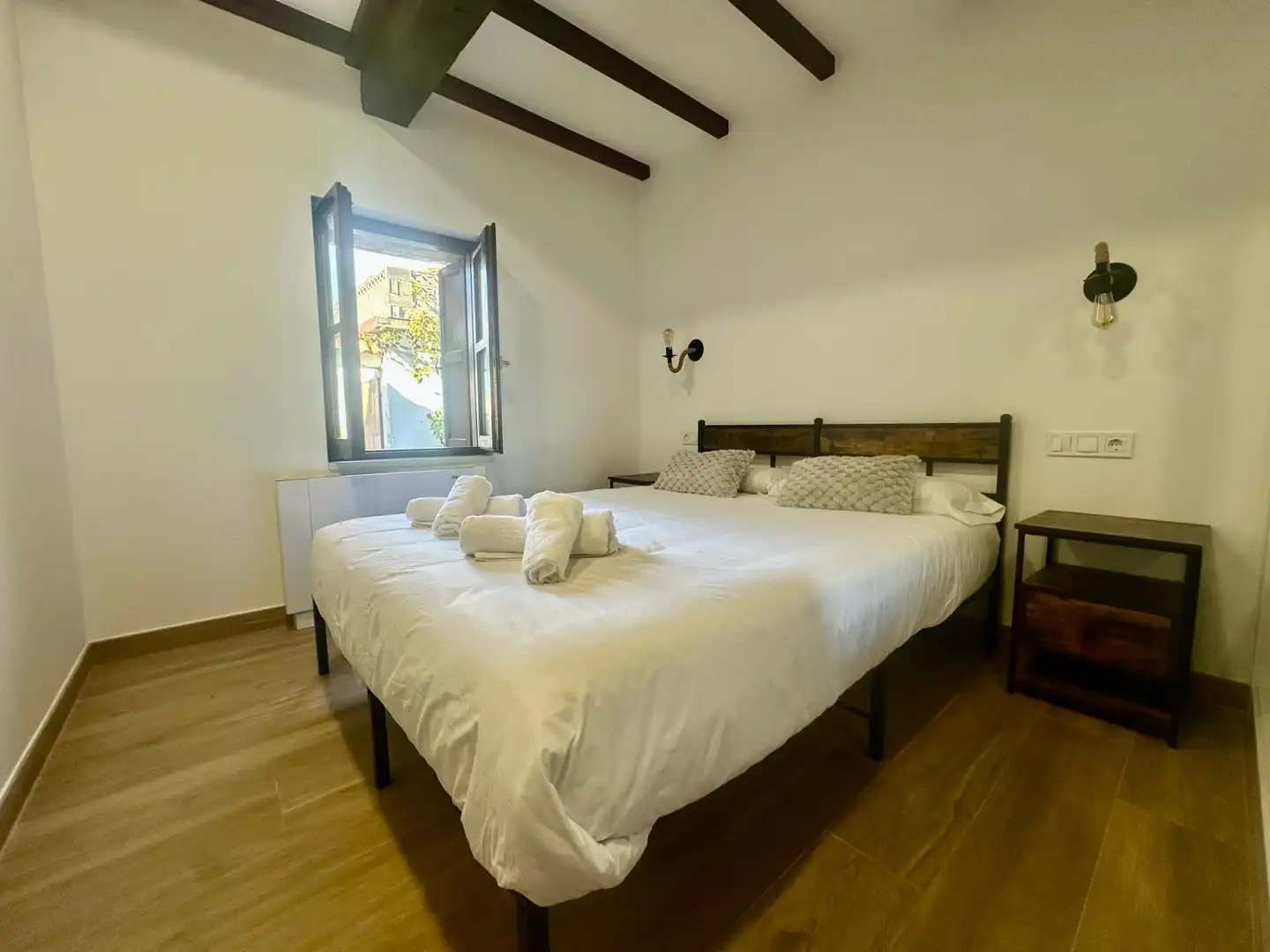 Schlafzimmer von Erdgeschoss zur Miete in Miengo mit Privatgarten, Terrasse und Möbliert