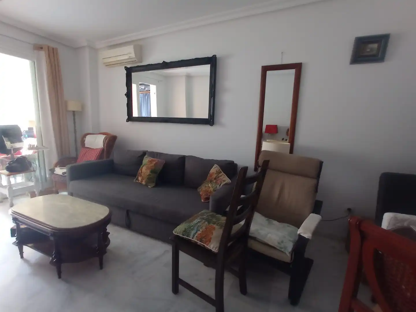 Sala de estar de Piso en venta en Fuengirola con Aire acondicionado, Terraza y Amueblado