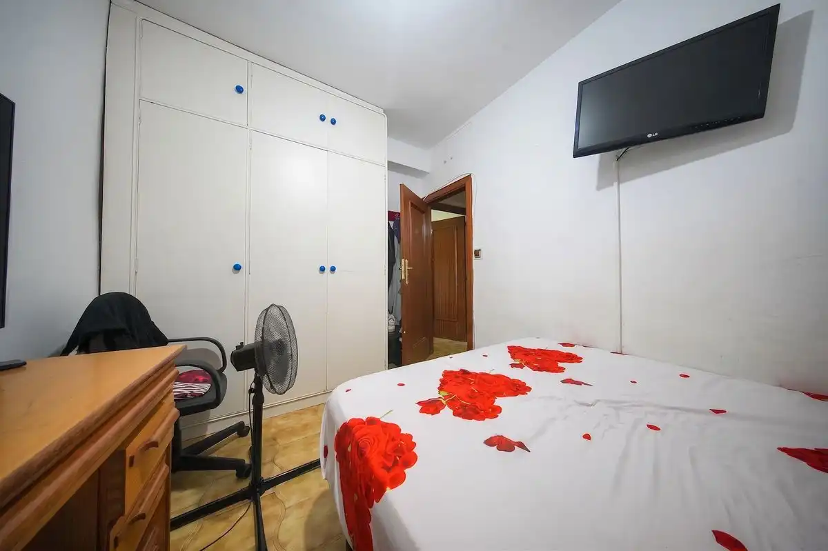 Habitación de Piso en venta en Madrid con Calefacción, Terraza y Amueblado