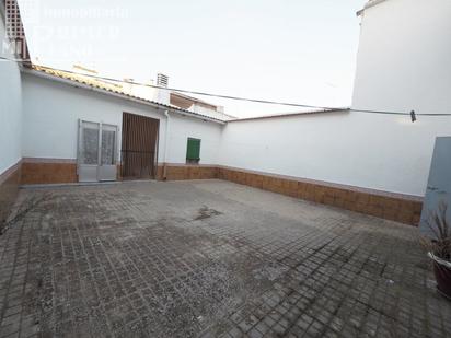 Exterior view of House or chalet for sale in Tomelloso  with Air Conditioner, Private garden and Terrace