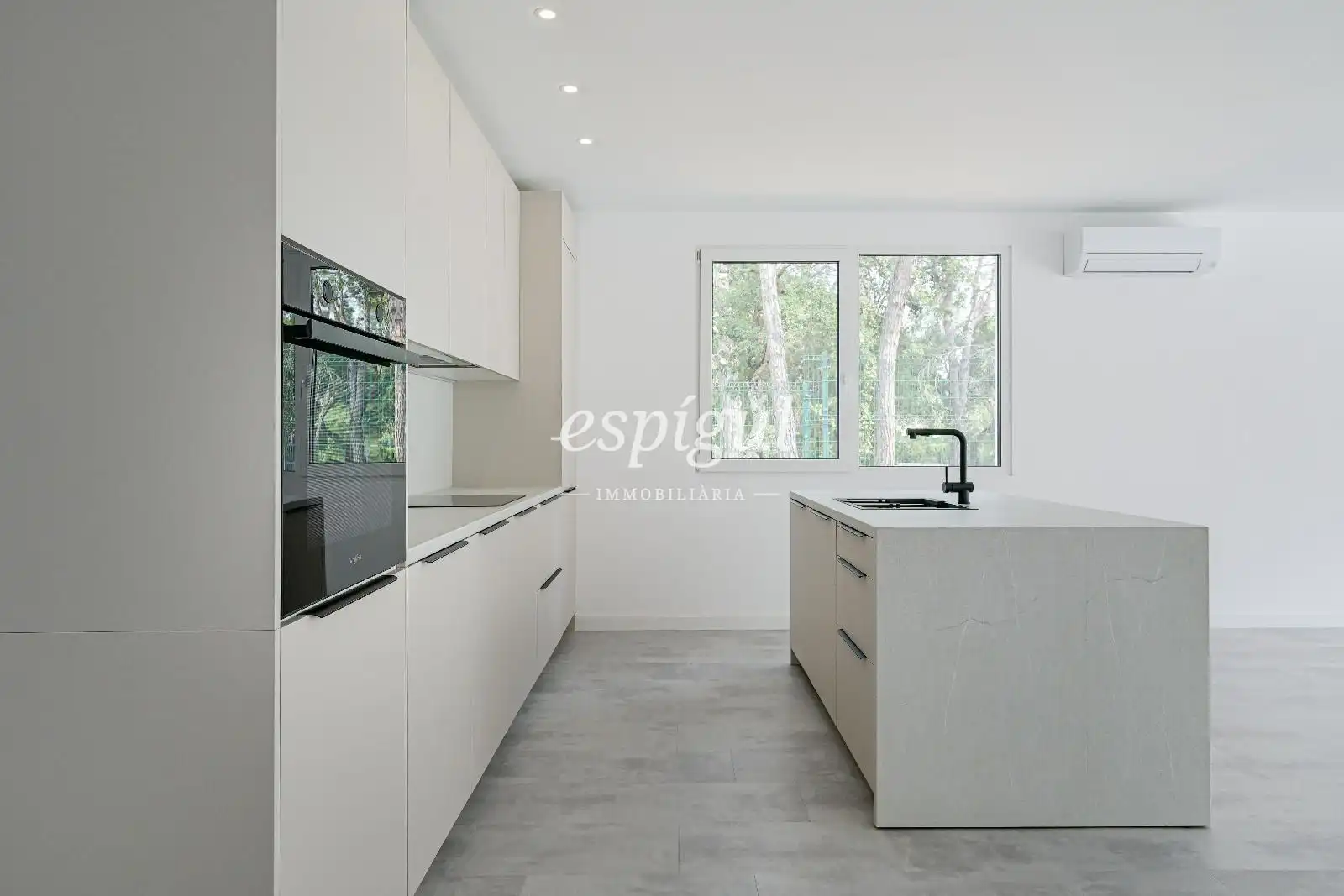 Cuina de Casa o xalet en venda en Llagostera amb Aire condicionat, Calefacció i Jardí privat