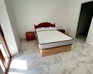 Dormitori de Pis de lloguer en Badajoz Capital amb Aire condicionat, Moblat i Forn