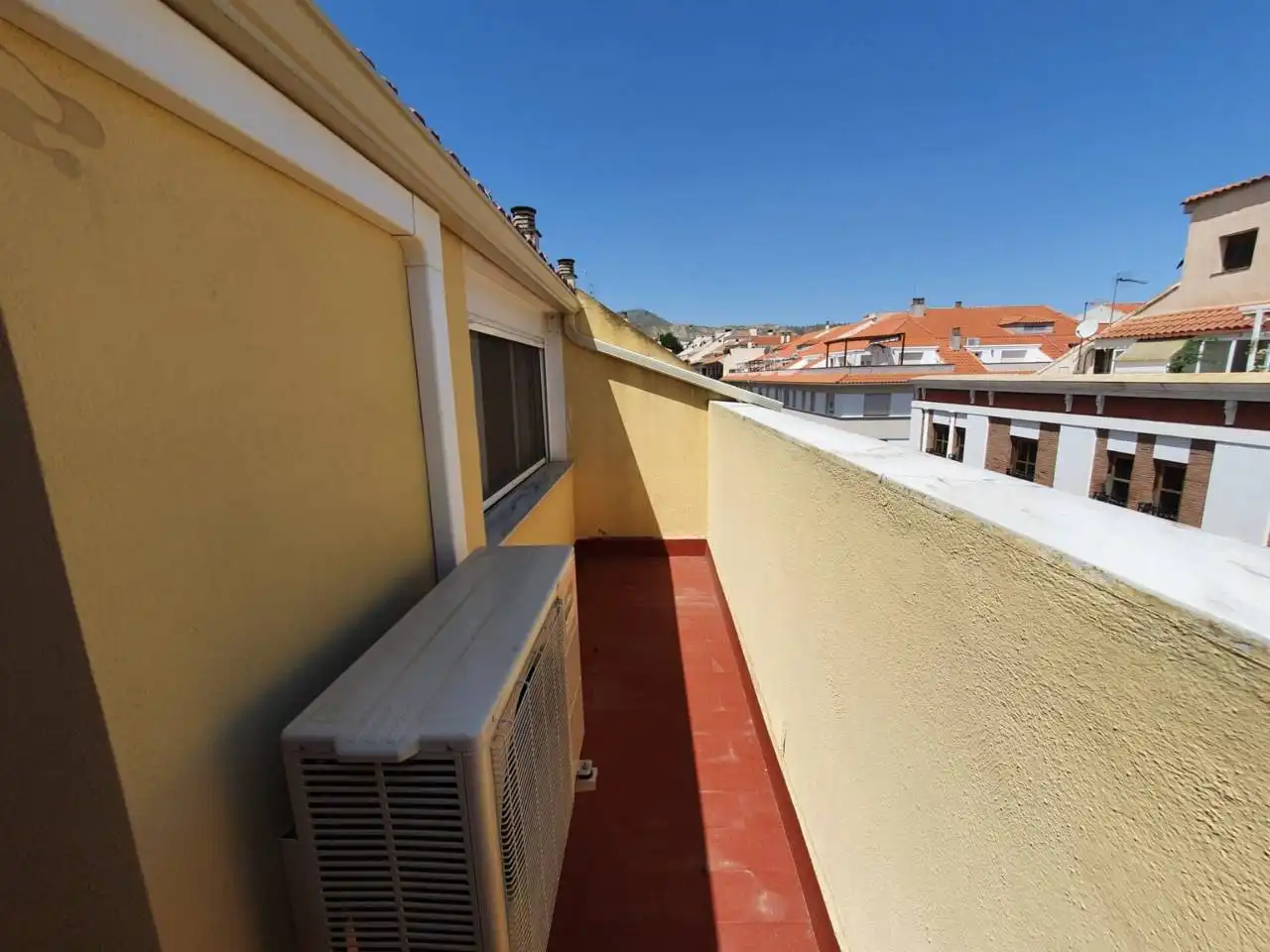 Vista exterior de Pis en venda en Baza amb Aire condicionat, Terrassa i Moblat