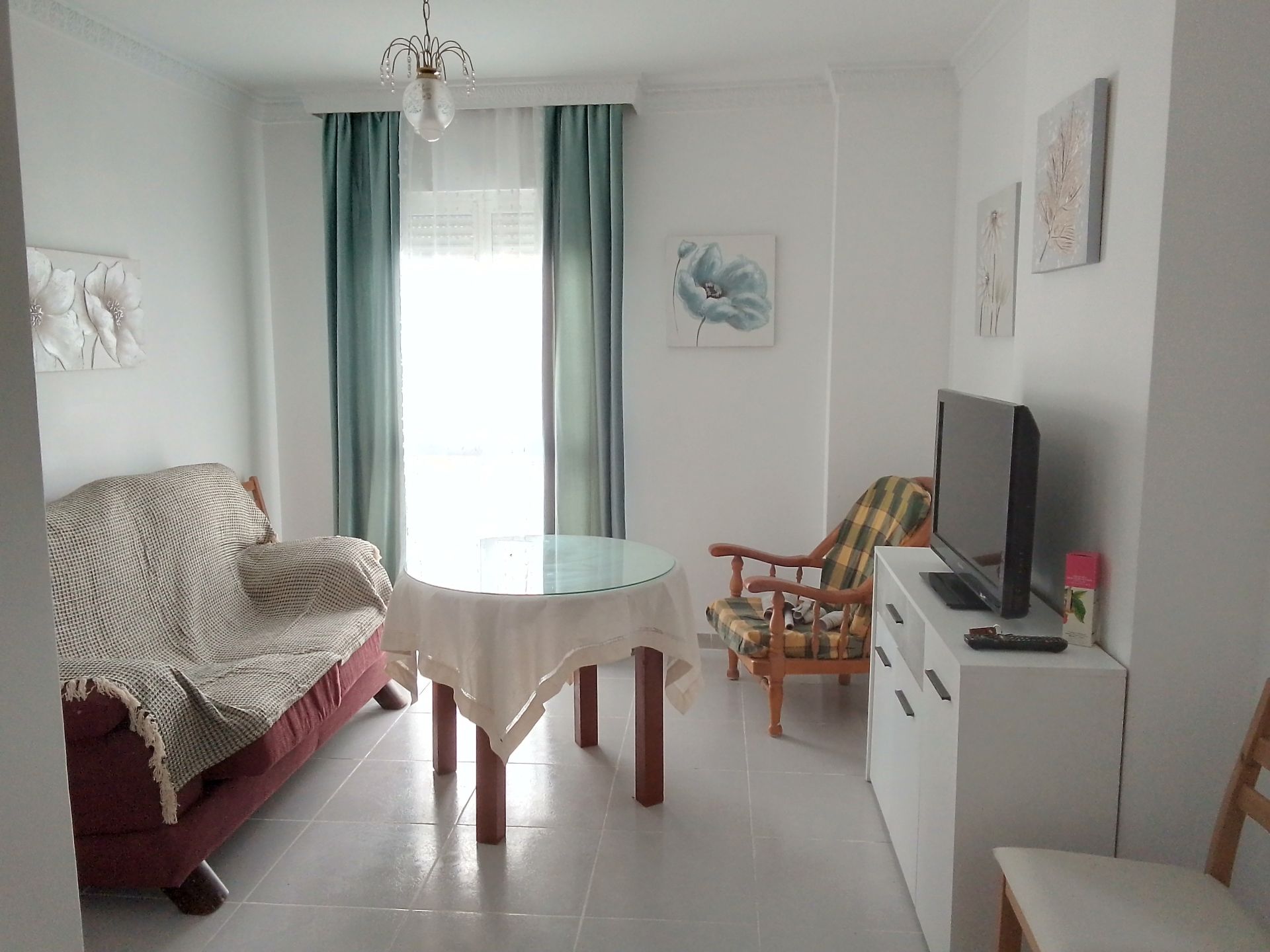 Sala d'estar de Apartament de lloguer en Ubrique amb Moblat, Forn i Rentadora